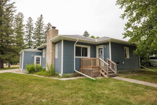 22 S California Avenue, Morris, MN 56267
