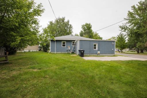22 S California Avenue, Morris, MN 56267