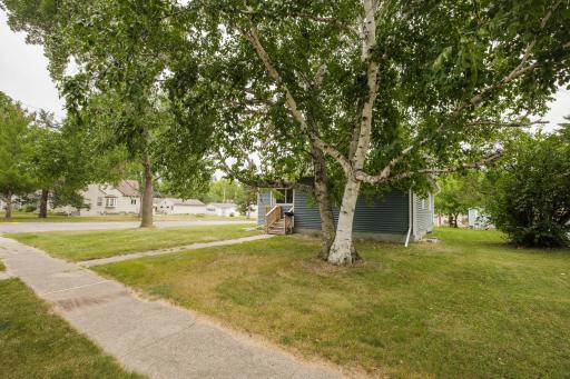 22 S California Avenue, Morris, MN 56267