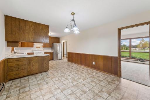 8775 Airport Road, Waconia, MN 55387