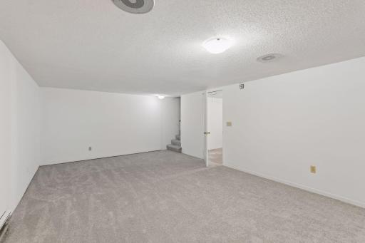 8775 Airport Road, Waconia, MN 55387