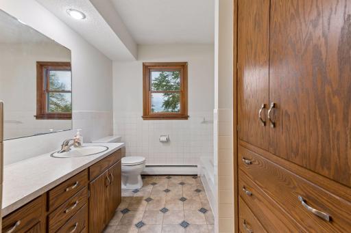 8775 Airport Road, Waconia, MN 55387