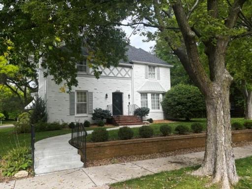 Exterior 3.jpg