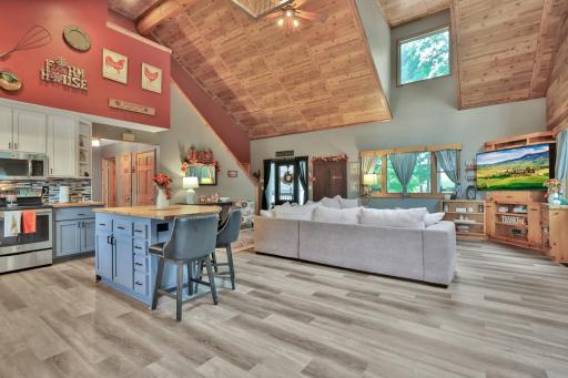 31650 Ivywood Trail, Chisago City, MN 55079
