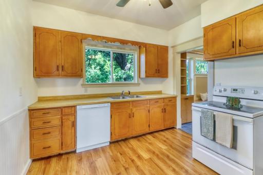 Kitchen1_3.jpg