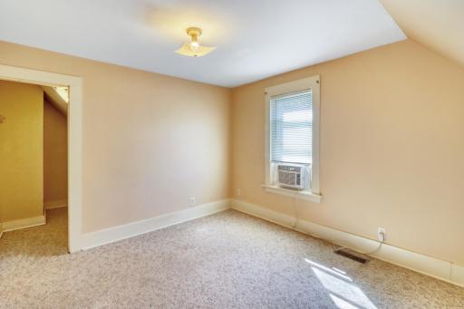 Upstairs Bedroom2_1.jpg