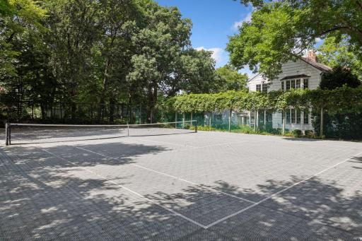 Private Tennis Court that could be converted to Pickleball Court?