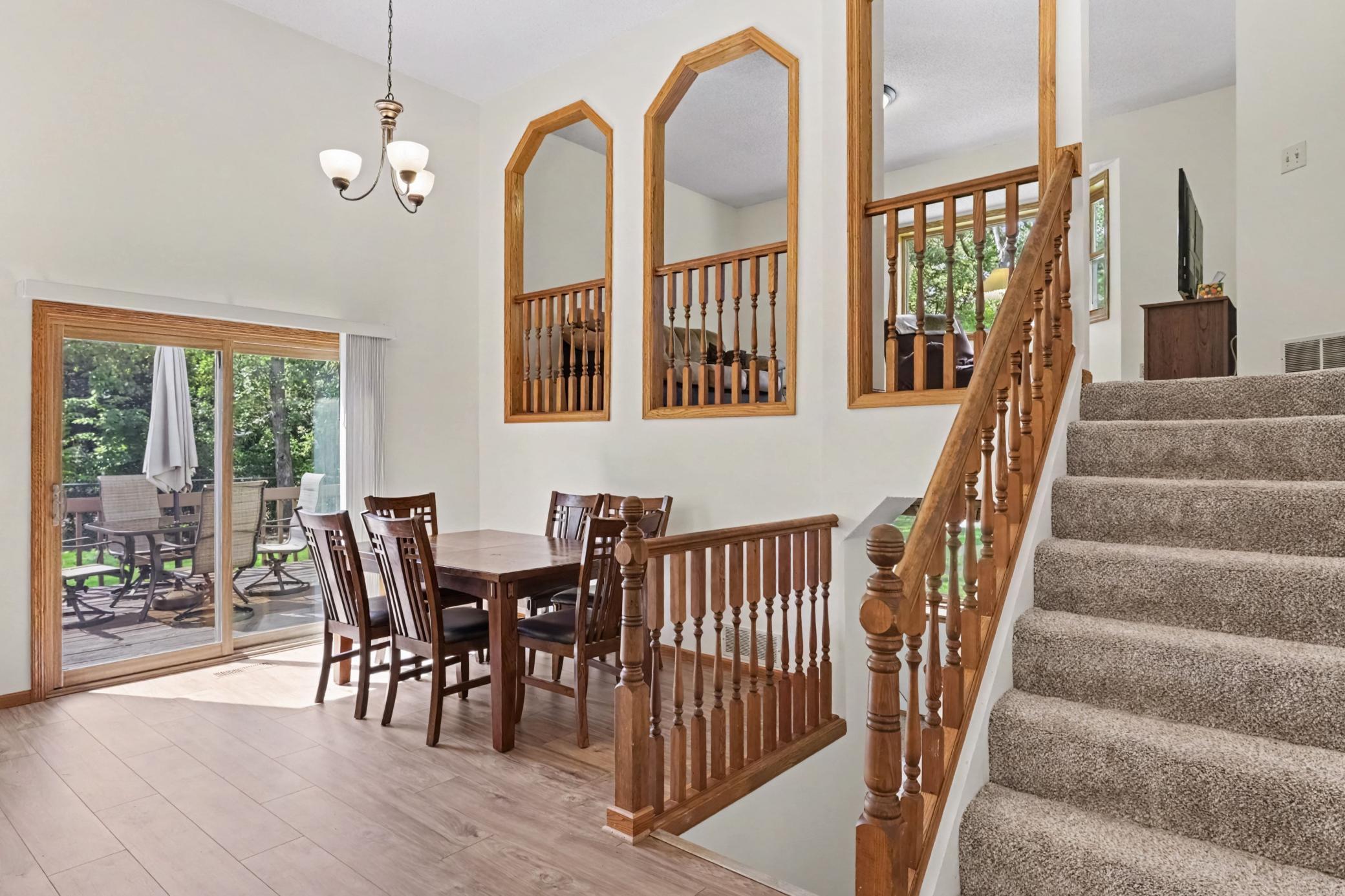 Dining room w/deck access