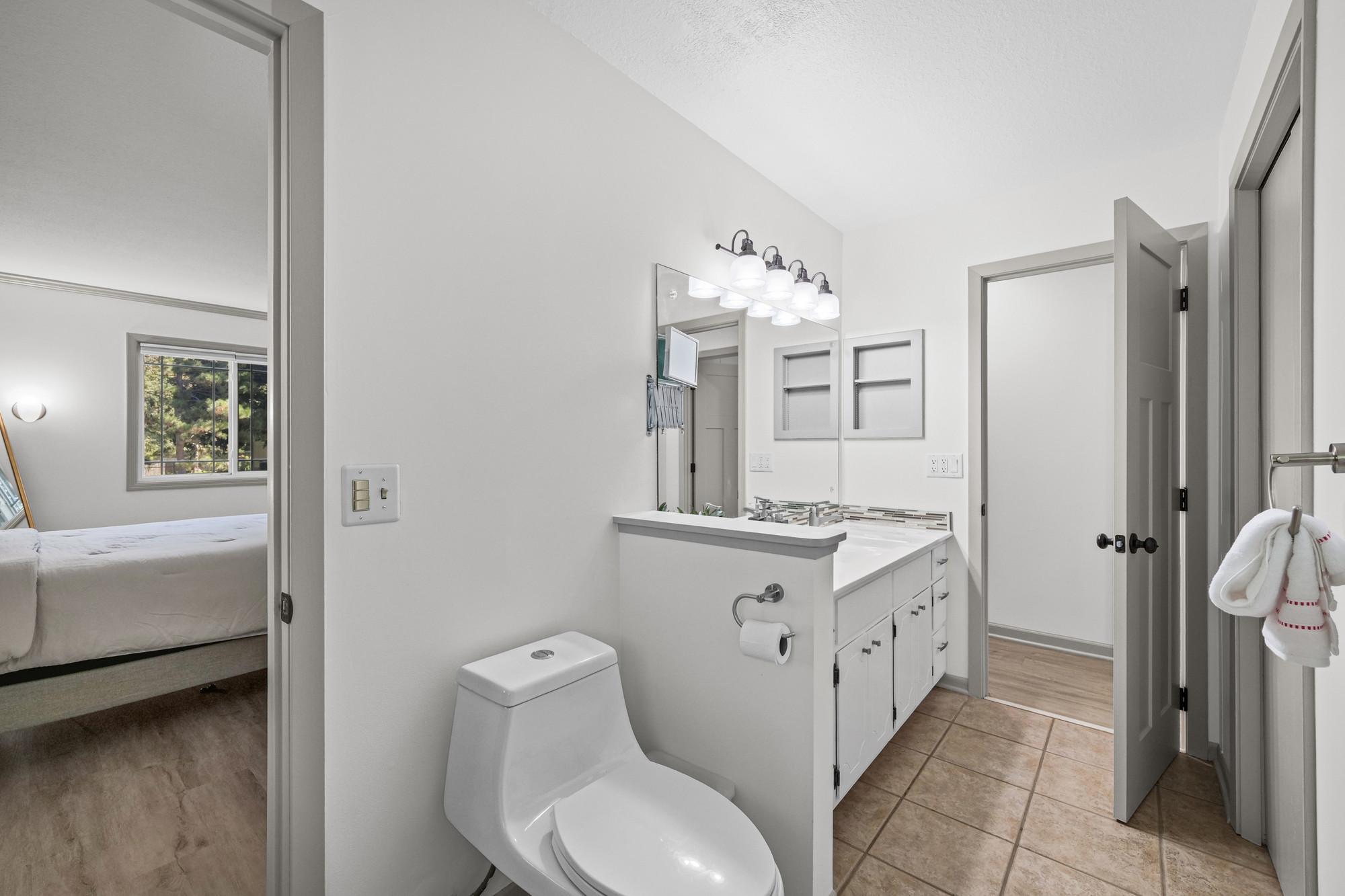 Double entry walkthrough bathroom