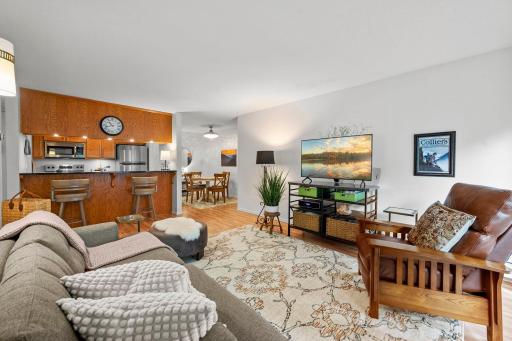 Welcome to #311 @ Hamline House. Top floor layout, with Super functional 2BR/2BA, one on each side, with a beautifully updated kitchen. Tasteful and cohesive updates throughout this unit!