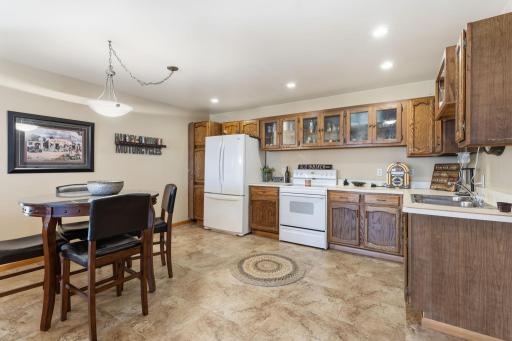 3015 Valleywood Drive SW, Rochester, MN 55902