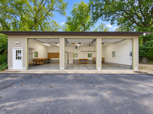 3015 Valleywood Drive SW, Rochester, MN 55902