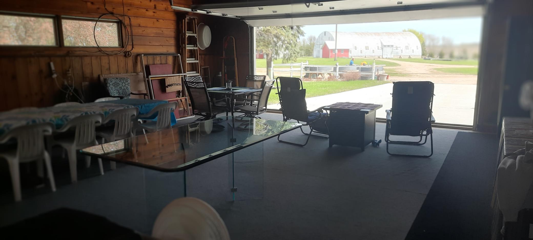 garage1.jpg