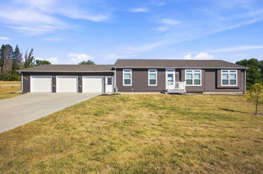 Photo for 303 Morrow Drive, Enderlin, ND 58027 - listing #7136246 303 Morrow Drive, Enderlin, ND 58027