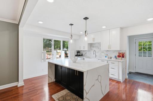 7001 Lanham Lane, Edina, MN 55439