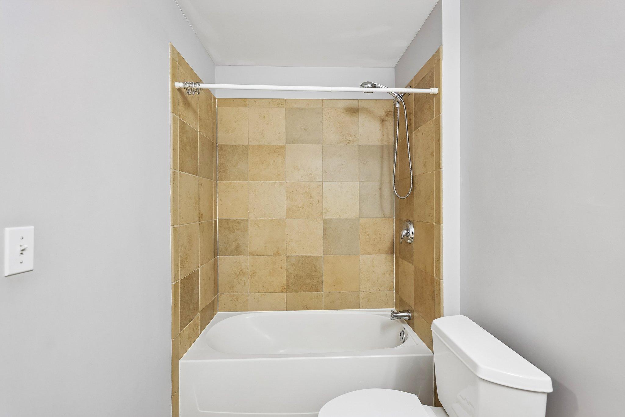 30-web-or-mls-E Grant St 311-S0409-030.jpg