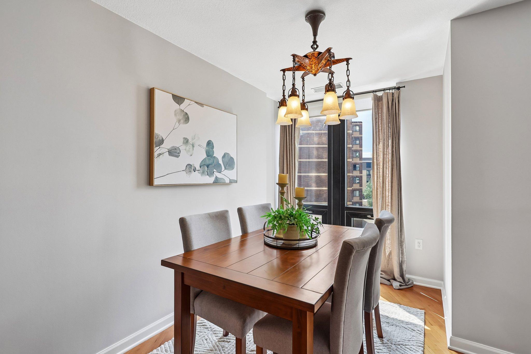 15-web-or-mls-E Grant St 311-S0409-015.jpg