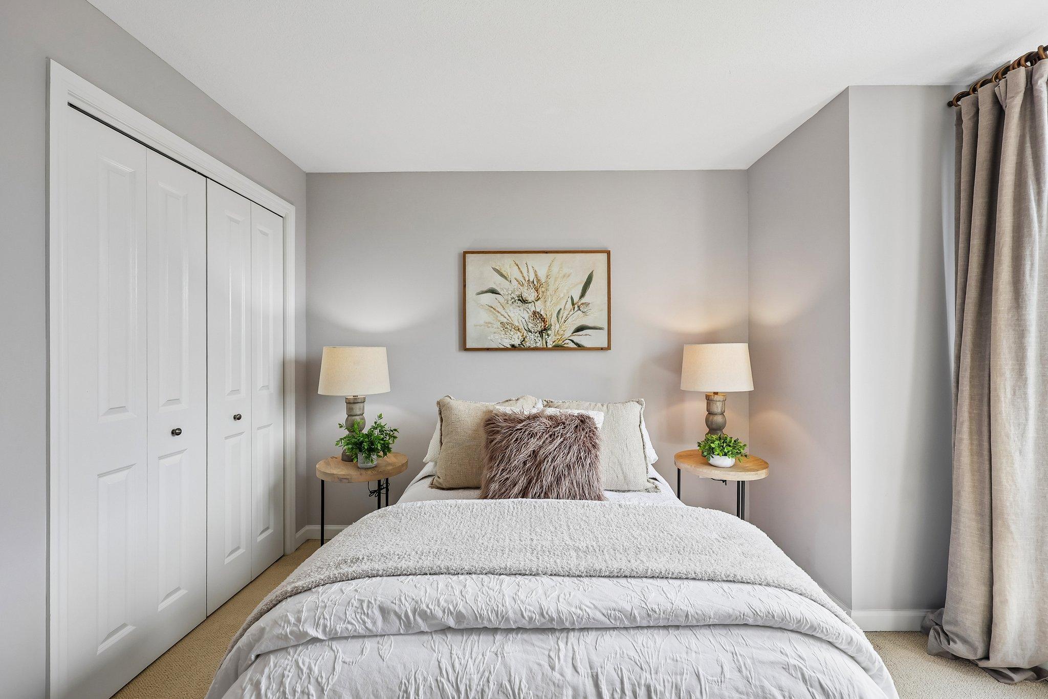 27-web-or-mls-E Grant St 311-S0409-027.jpg