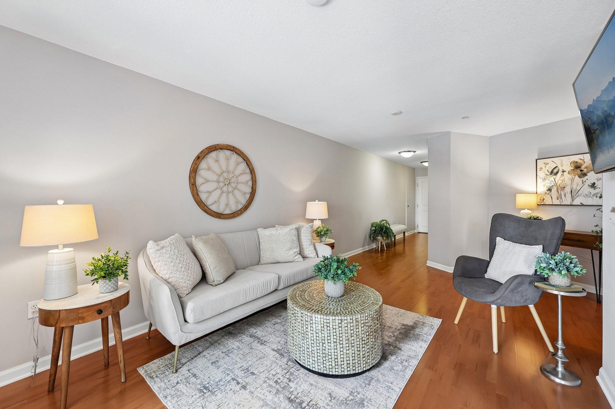 12-web-or-mls-E Grant St 311-S0409-012.jpg