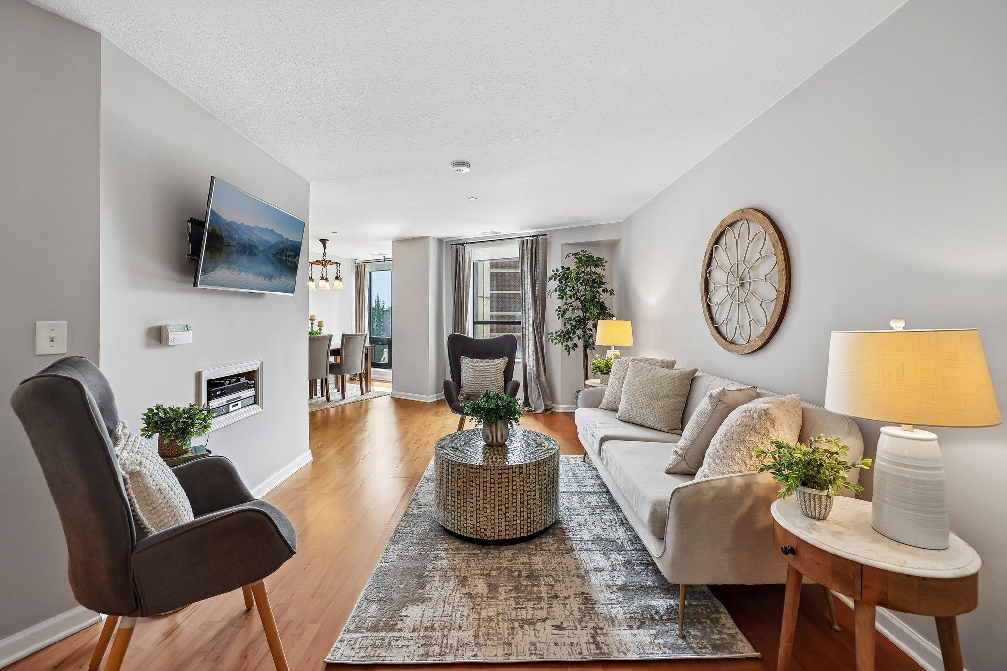 8-web-or-mls-E Grant St 311-S0409-008.jpg