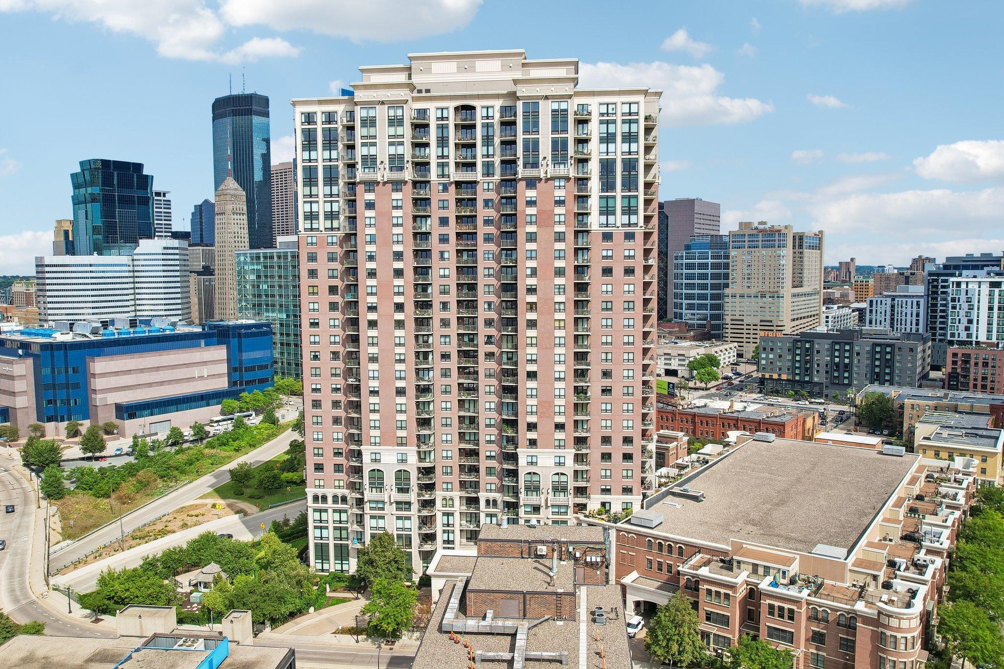 39-web-or-mls-E Grant St 311-S0409-039.jpg