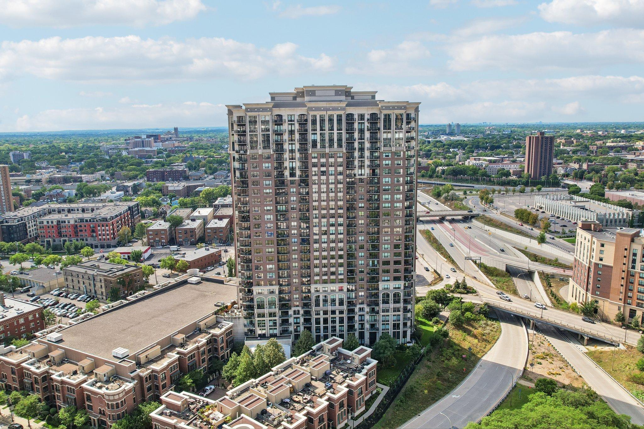 33-web-or-mls-E Grant St 311-S0409-033.jpg