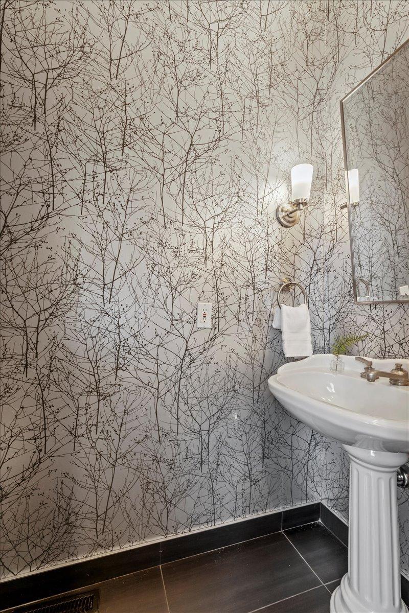Another conveniently located main floor powder room