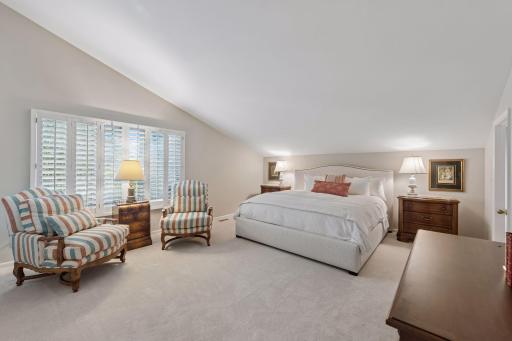 1138 Kingsley Circle N, Mendota Heights, MN 55118
