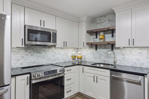 1138 Kingsley Circle N, Mendota Heights, MN 55118