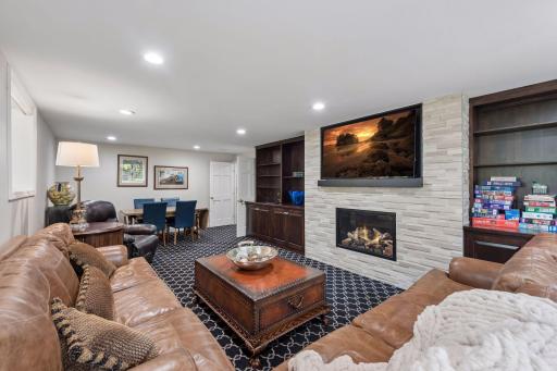 1138 Kingsley Circle N, Mendota Heights, MN 55118
