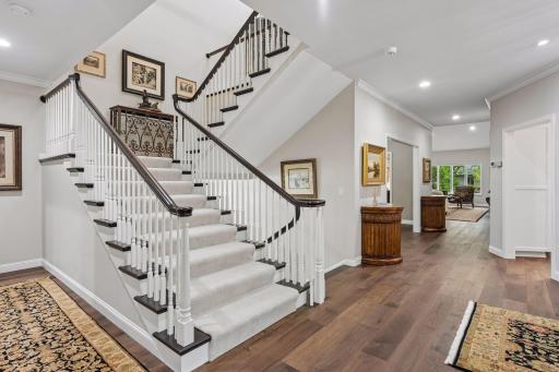 1138 Kingsley Circle N, Mendota Heights, MN 55118