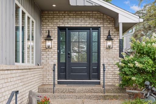 1138 Kingsley Circle N, Mendota Heights, MN 55118