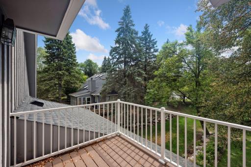 1138 Kingsley Circle N, Mendota Heights, MN 55118