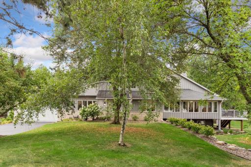 1138 Kingsley Circle N, Mendota Heights, MN 55118