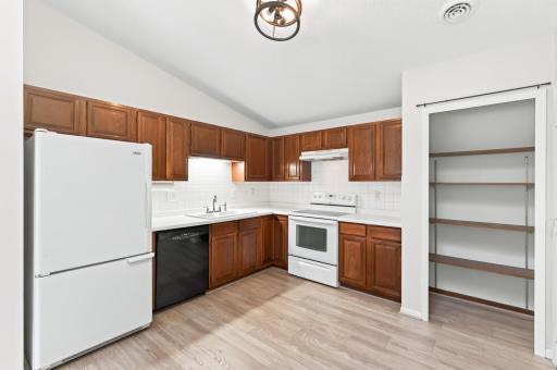 3630 Gershwin Lane N, Oakdale, MN 55128