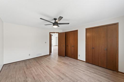 3630 Gershwin Lane N, Oakdale, MN 55128