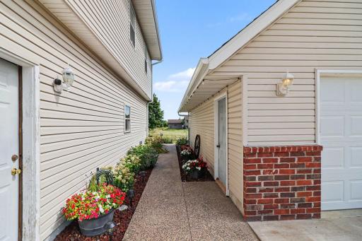Exposed aggregate walkways & patio!