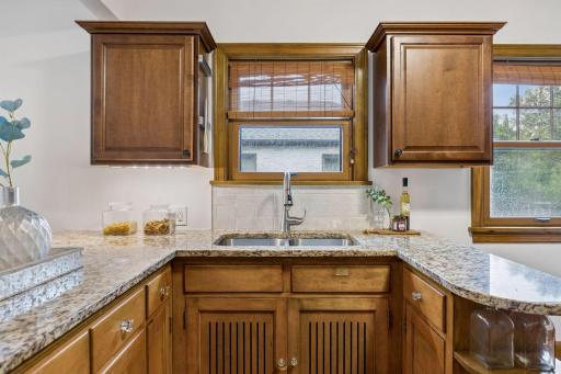 Upper unit - granite countertops.