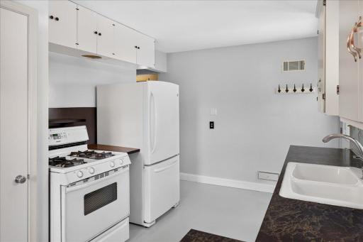 Clean. Fresh. Simply move right in!