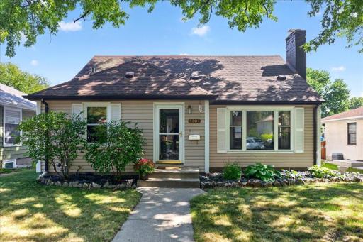 Photo for 6009 13th Avenue S, Minneapolis, MN 55417 - listing #7136358 Located in the Diamond Lake neighborhood in South Minneapolis, this home is without a doubt one of a kind! Easy access to both downtown Minneapolis, the airport, shopping and more!