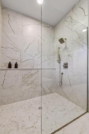 719 Ensconced Way, Chaska, MN 55318