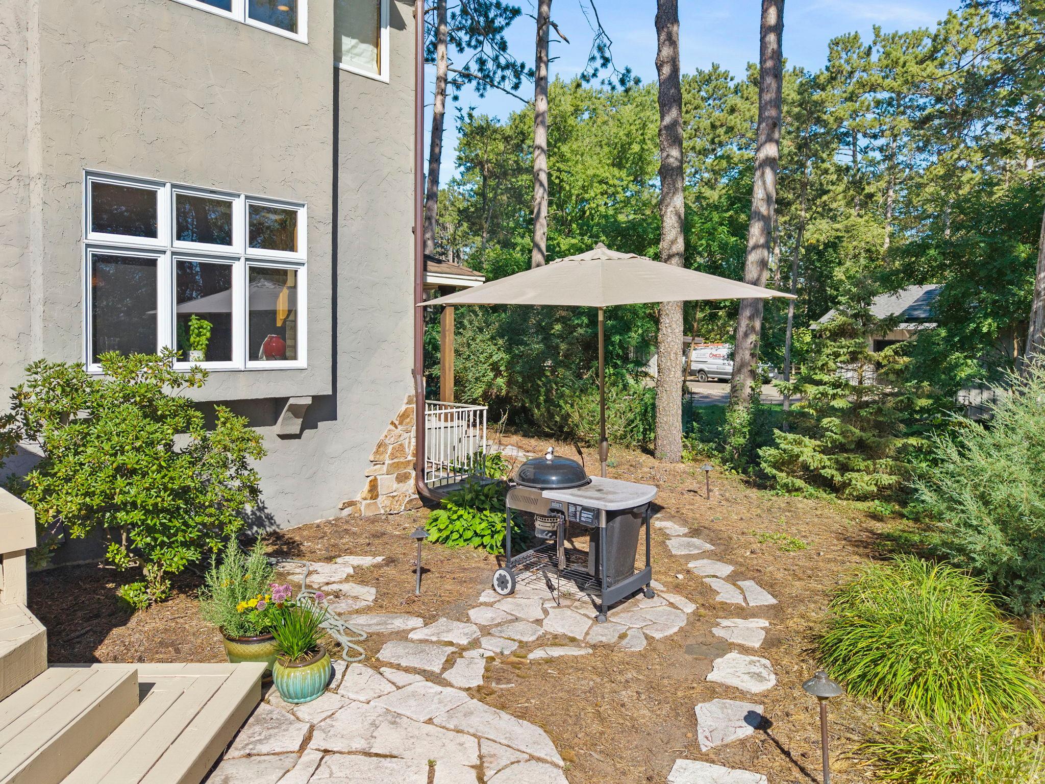 109-web-or-mls-945 Quentin Ave S-27.jpg