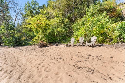 945 Quentin Avenue S, Lakeland, MN 55043