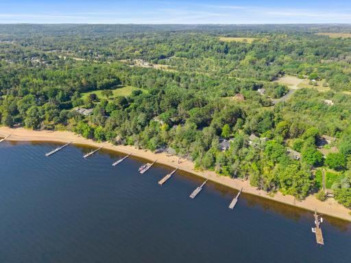945 Quentin Avenue S, Lakeland, MN 55043