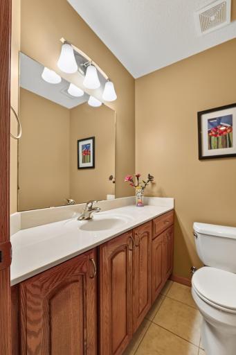 1/2 Bath/Main Floor