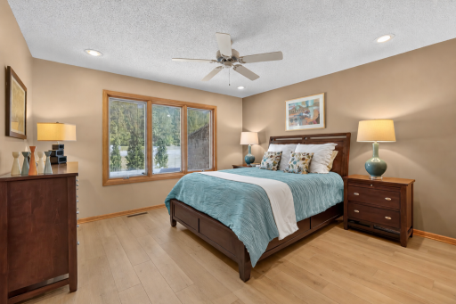 Primary Ensuite Main Level.png
