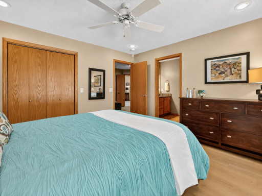 Primary Ensuite Main Level.png