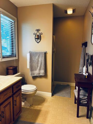 1960 Willow Avenue, Worthington, MN 56187