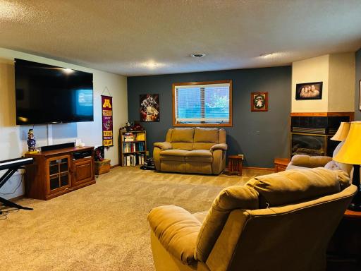 1960 Willow Avenue, Worthington, MN 56187