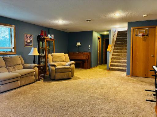 1960 Willow Avenue, Worthington, MN 56187